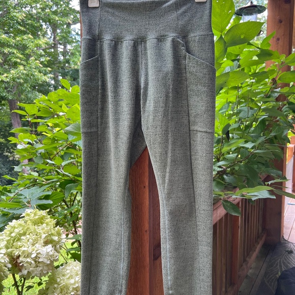REI Leggings - Green | Size Medium - Picture 1 of 2